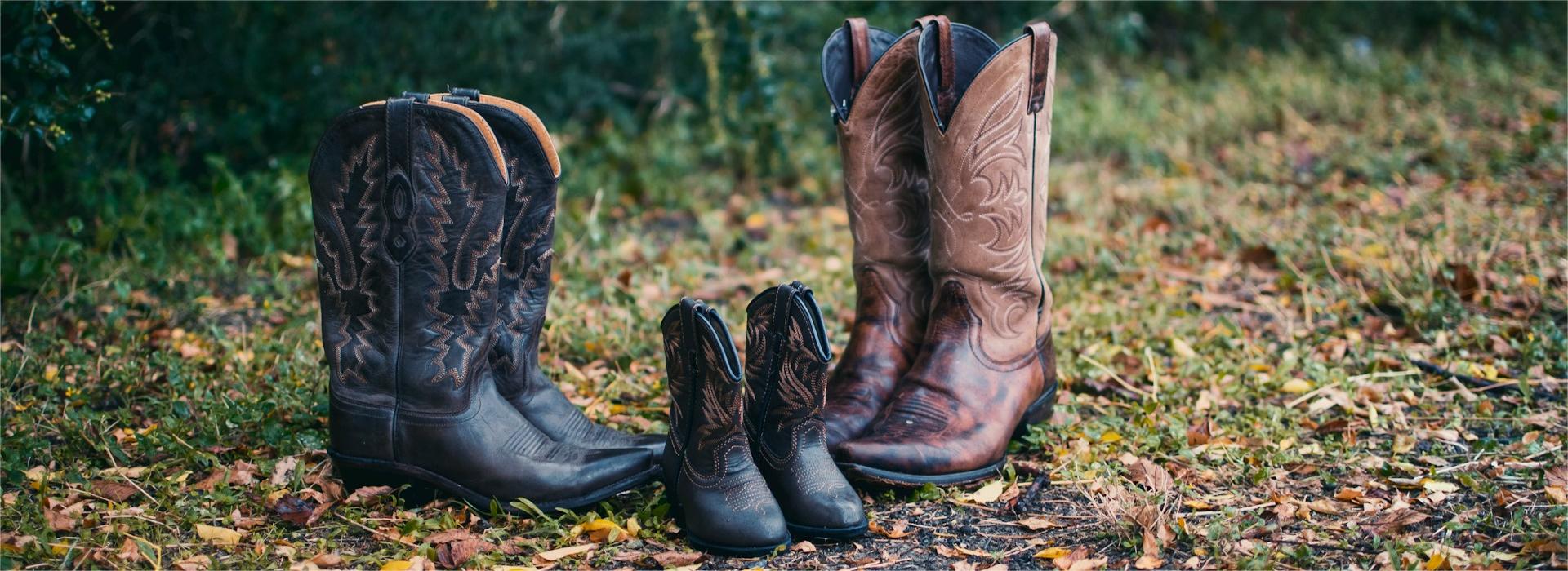 Western Cowboy Equipment Shop -Western Cowboy Equipment Shop gabriel tovar 3dPHz0i70RI unsplash